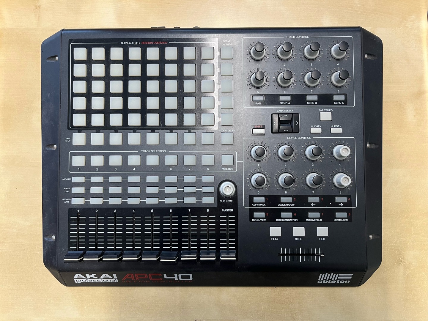 AKAI APC40 mk2 Ableton Liveコントローラー Amazon.com: Akai Professional APC40 MKII - USB MIDI